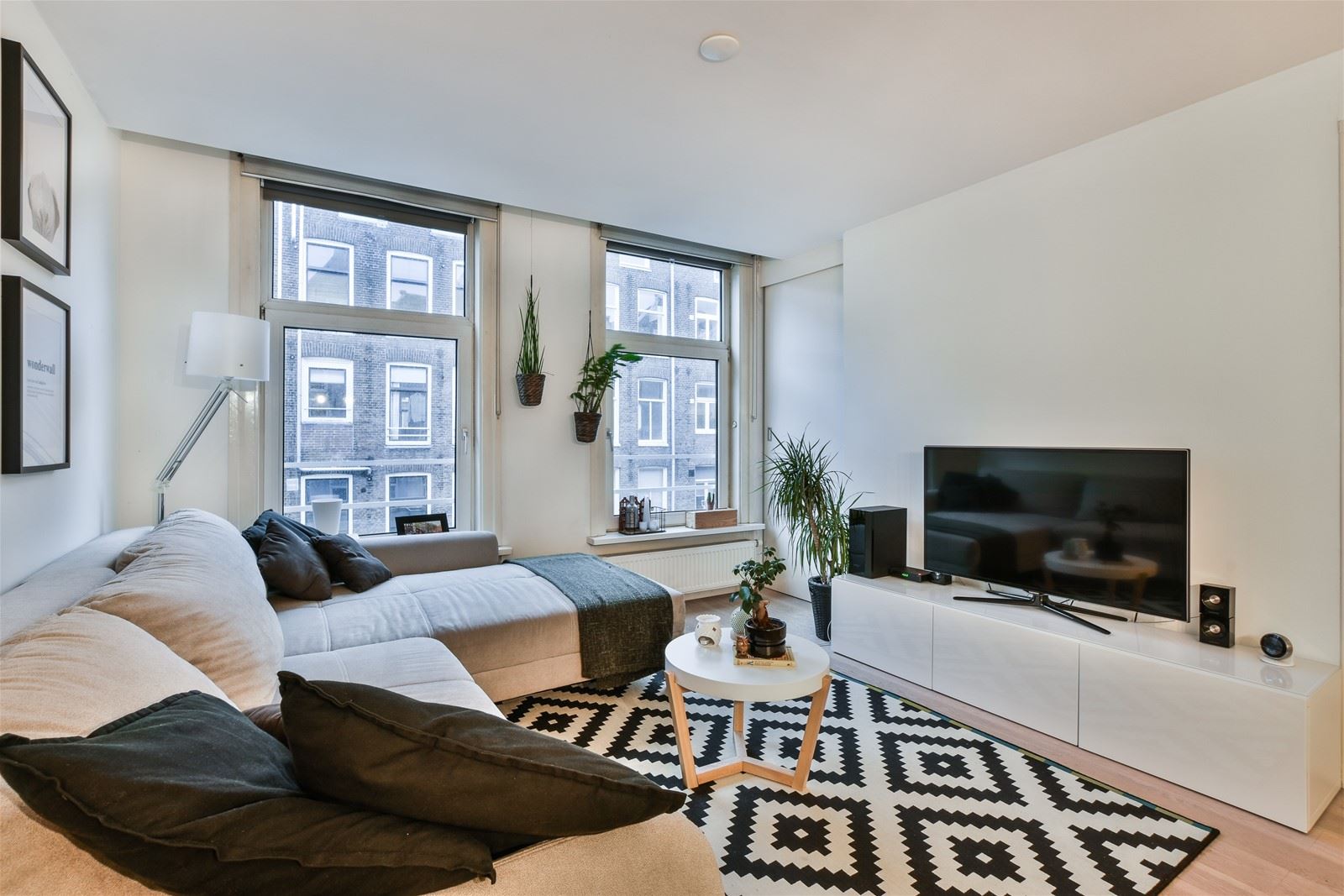 Jacob van Lennepstraat 29 d AMSTERDAM Jacob van Lennepstraat 29 d AMSTERDAM